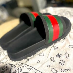 Gucci Slides 💚❤️